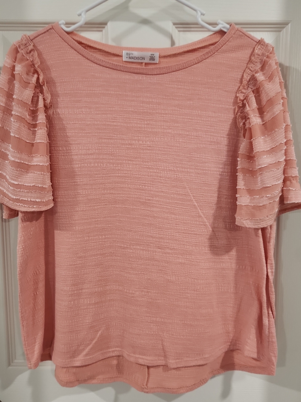 89th & Madison Flutter Ruffle Sleeve Top Pink Coral Textured Knit Shirt Size M